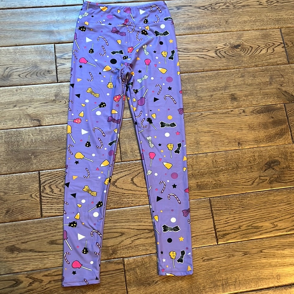 NWOT tween LuLaRoe Halloween leggings.